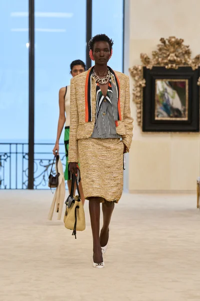 Look 38